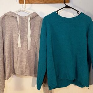 Women's Medium Sweater Duo